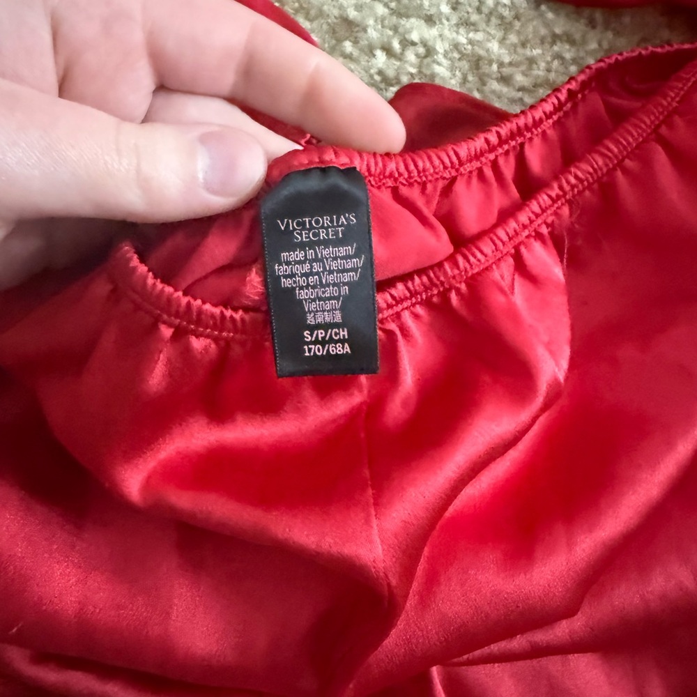 Victoria Secret Size S Red Satin Lace Cami & Short Sleep Set - Picture 4 of 4